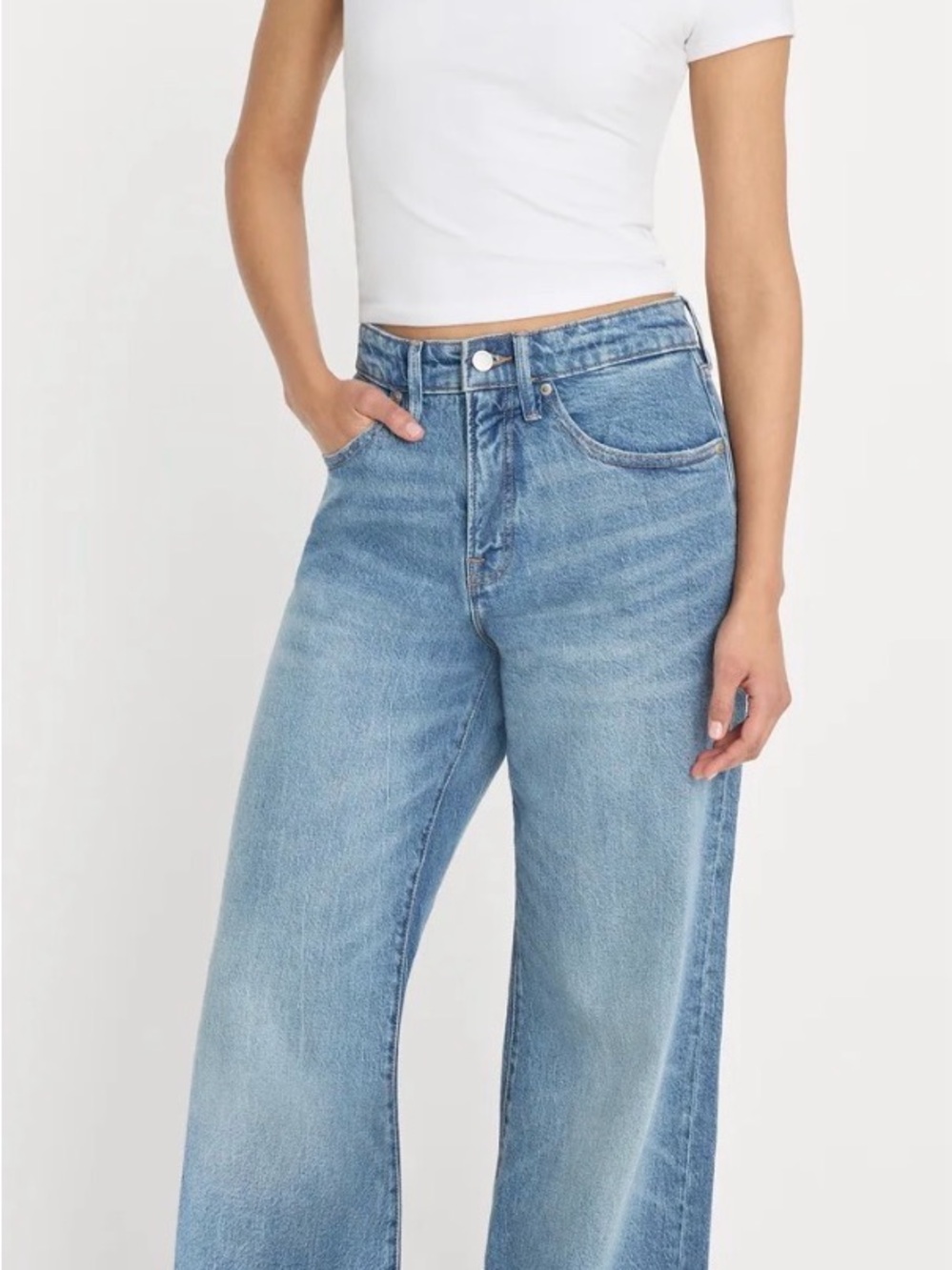 Good American Ladies Relaxed Jeans in light color denim size 30